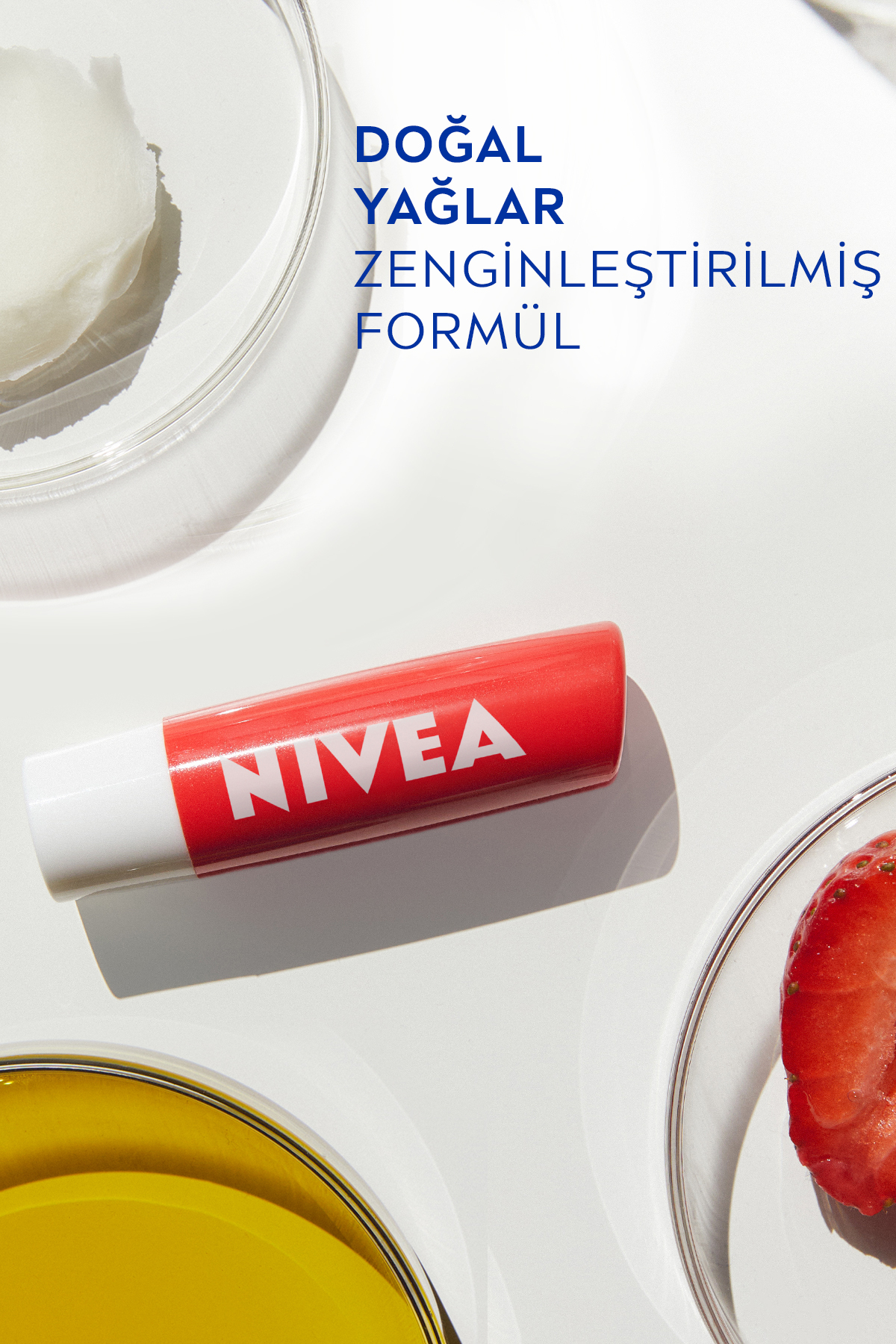 NİVEA FRUİTY SHİNE ÇİLEK DUDAK KORUYUCU-