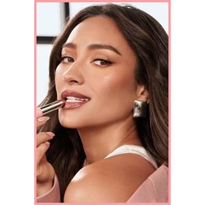 Maybelline New York Lifter Glaze Shea Yağı ve Hyalüronik Asit içeren Renkli Dudak Balmı - 04 Cherry Swirl-